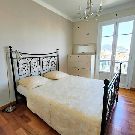 Apartment In Nice